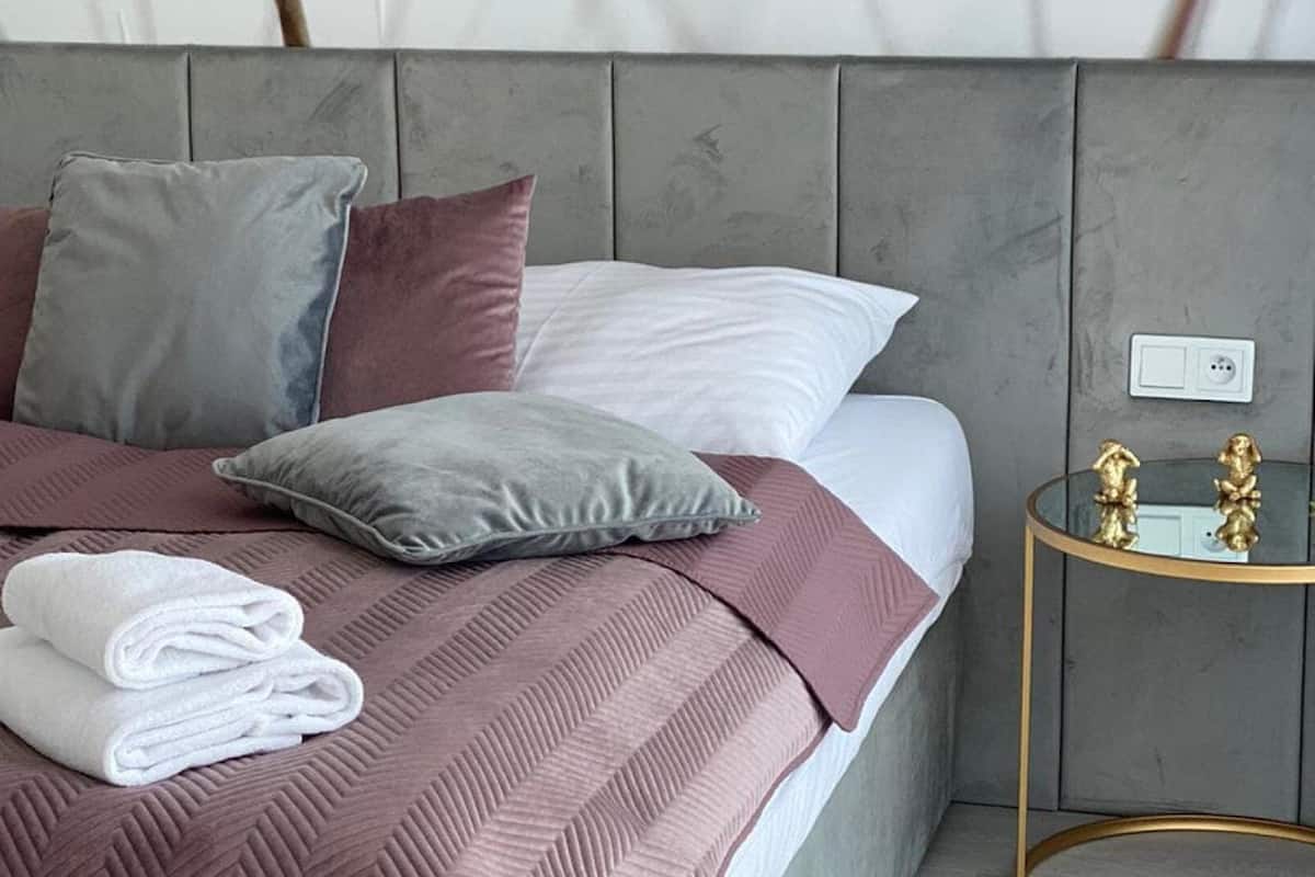 Ropa de cama de alta calidad y cortinas blackout