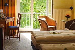 Single Room | Minibar, desk, free WiFi, bed sheets