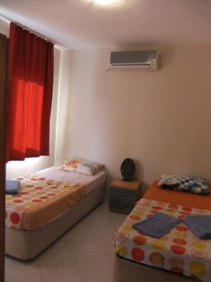 1 bedroom, desk, iron/ironing board, free WiFi - Cevdet Apart 3 (Bodrum)