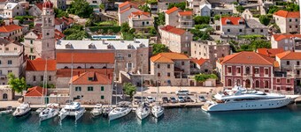 Puteus Palace Brac