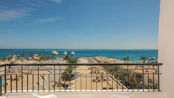Suite, gedeeltelijk uitzicht op zee (2Adults + 1 Child) | Terras