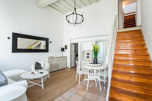 Interior detail - Juliette by The Pearls Collection (Mykonos)