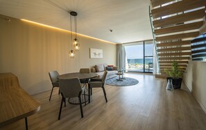 Maisonette, Sea View | تناول الطعام داخل الغرفة