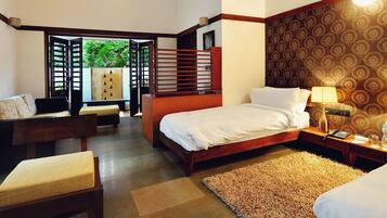 In-room safe, individually decorated, individually furnished, desk