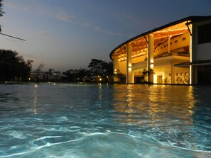 Piscine extérieure