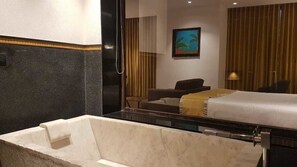 Baignoire relaxante profonde