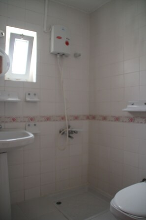 Villa | Bathroom | Shower, hair dryer - Cevdet Apart 5 (Bodrum)