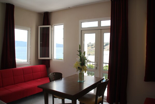 Biệt thự | Khu phòng khách | TV màn hình phẳng