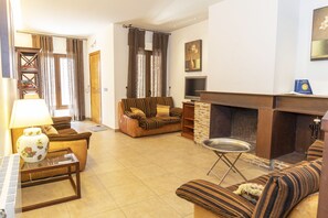 Fireplace - Casas Rurales Abuela Benita (Cebreros)