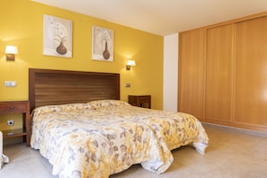 Apartment, 4 Bedrooms, Terrace, Mountain View | 4 bedrooms, Egyptian cotton sheets, premium bedding, down comforters - Casas Rurales Abuela Benita (Cebreros)