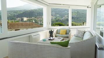 Villa, 4 camere da letto | Soggiorno | TV a schermo piatto