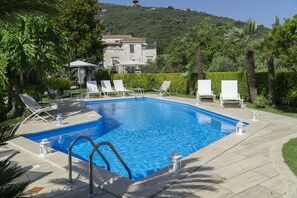 Außenpool (je nach Saison geöffnet)