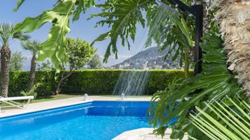 Piscina stagionale all'aperto