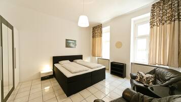 2 habitaciones, decoración personalizada y muebles diferentes