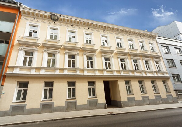 บริเวณภายนอก