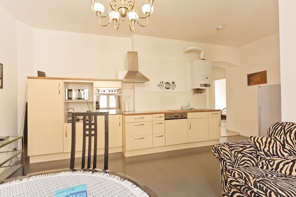 Apartamento (No 8, Nahe Schoenbrunn) | Cozinha privada | Geladeira grande, micro-ondas, cooktop, máquina de café expresso
