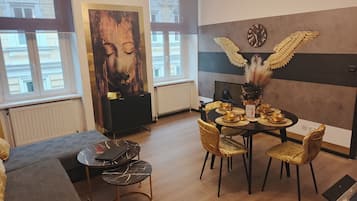 Apartment (No 4, Nahe Schoenbrunn) | Living area