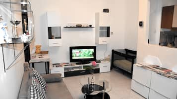 Appartement (No 11, Nahe Schoenbrunn) | Salle de séjour | Télévision à écran plat de 70 cm avec chaßnes numériques, télévision