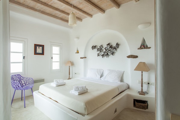 Villa, 3 Bedrooms | 3 bedrooms, iron/ironing board, free cots/infant beds, free WiFi