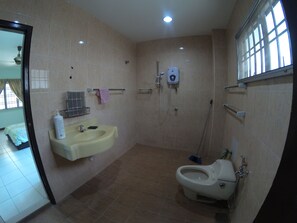 Bathroom - OMS HOME SERVICES (Sungai Buloh)