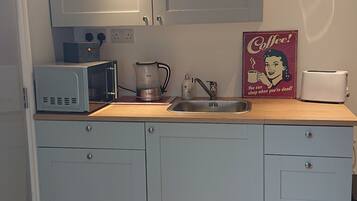 Luxury Apartment, 1 Double Bed, Non Smoking | Private kitchen | Fridge, microwave, electric kettle, cookware/dishes/utensils
