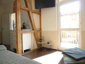 120-cm flat-screen TV with satellite channels, plasma TV, ping pong - Ferienwohnung Friedrich Schiller (Jena)