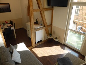 120-cm flat-screen TV with satellite channels, plasma TV, ping pong