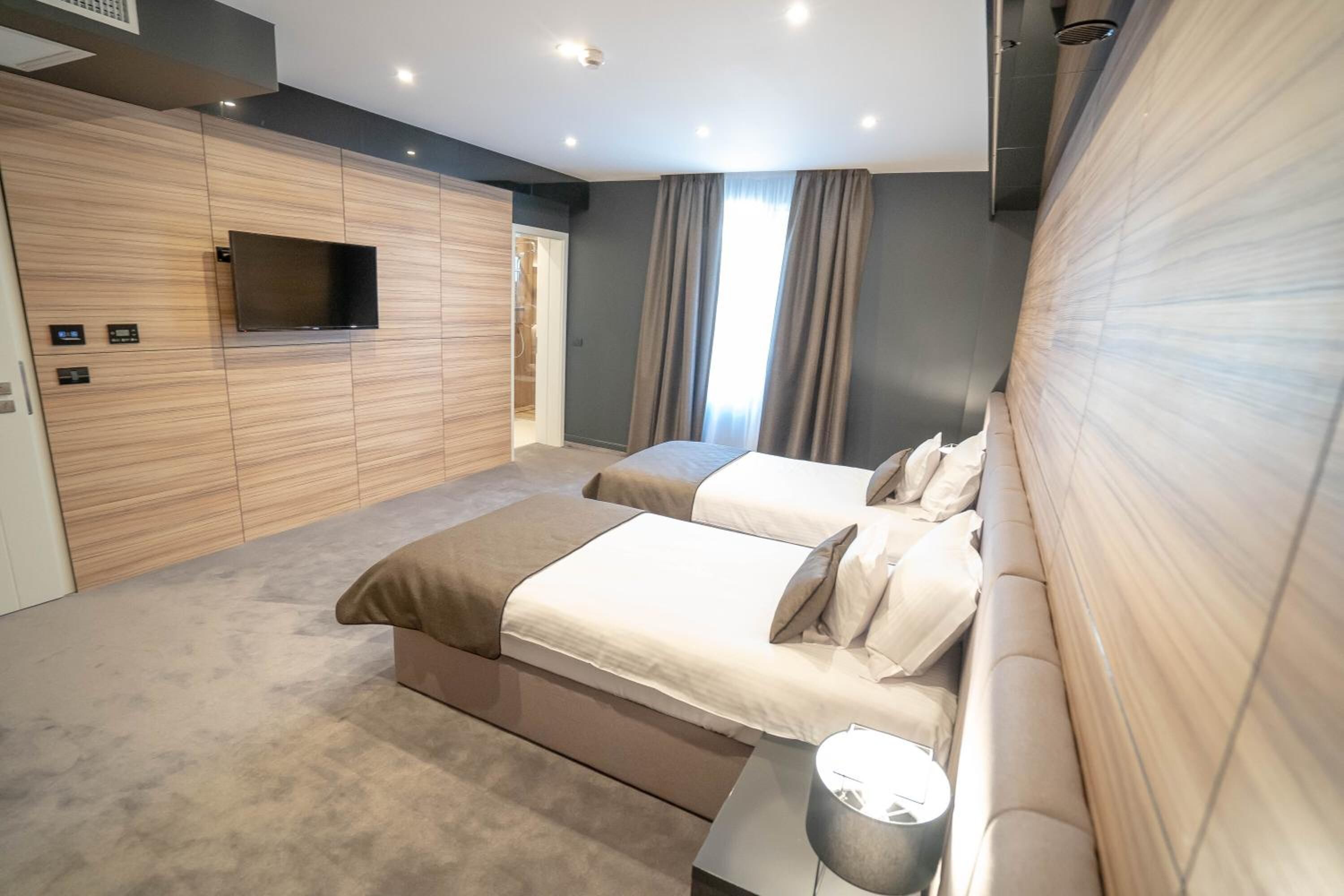 1 bedroom, minibar, in-room safe, desk