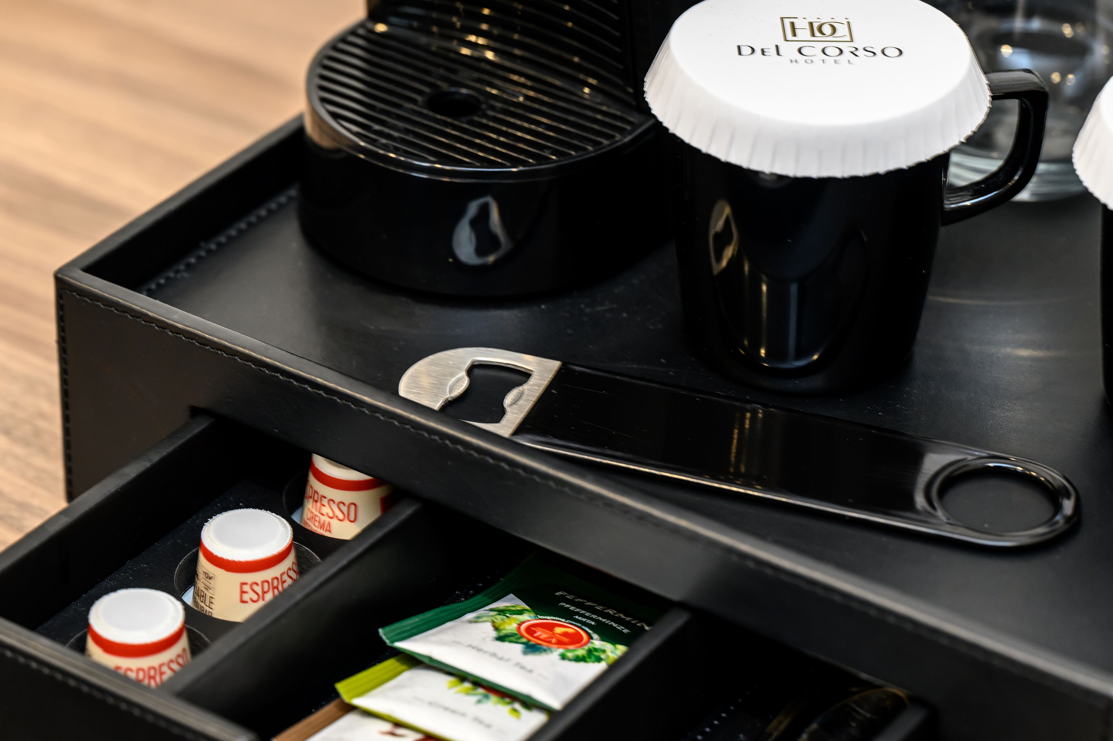 deluxe double or twin room | 1 bedroom, minibar, in-room safe, desk