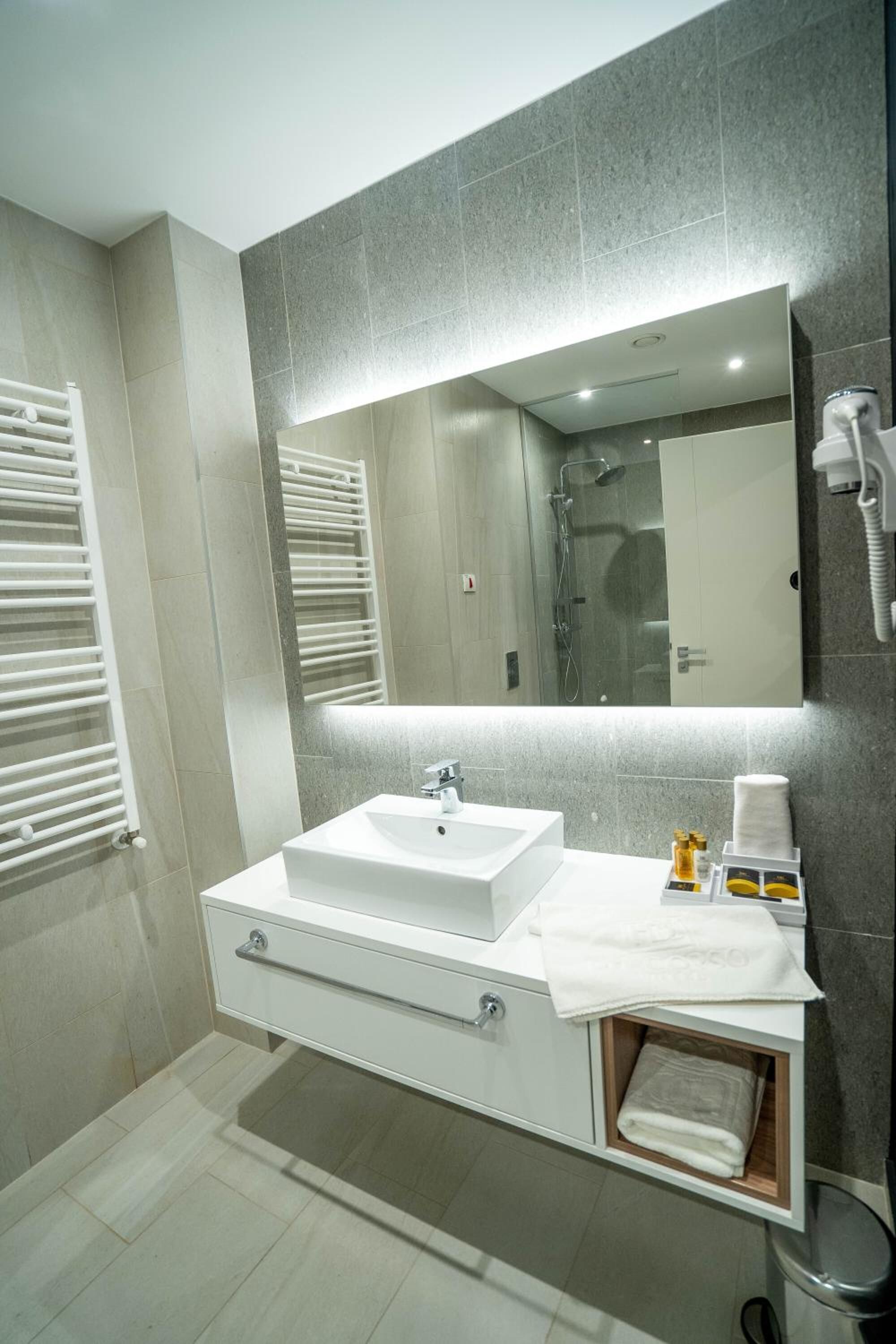 shower, free toiletries, hair dryer, bathrobes