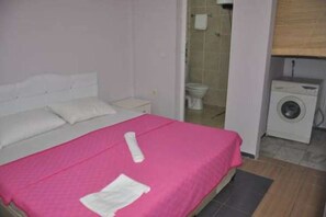 Departamento | 2 habitaciones, escritorio, tabla de planchar con plancha y wifi gratis 