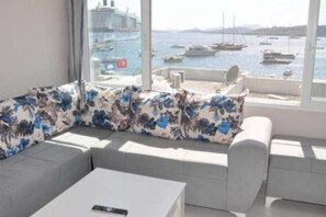 Huoneisto | Olohuone | LCD-televisio