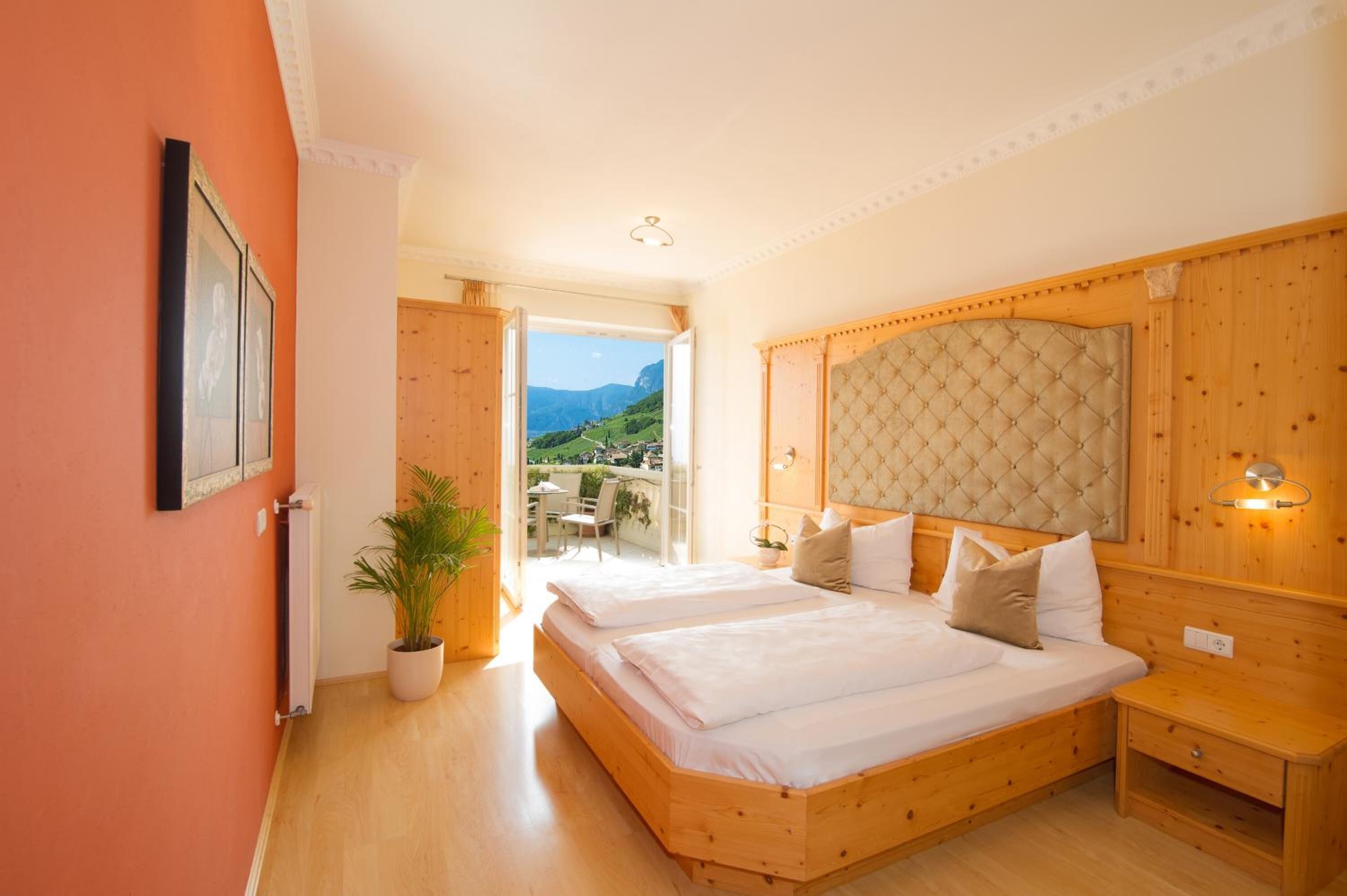 Kalis bunyi, katil lipat simpan/tambahan, Wi-fi percuma, cadar katil 