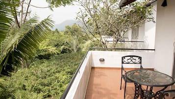 Deluxe Room | Balcony