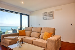 Smart TV - Século XXI-U, a Home in Madeira (Funchal)