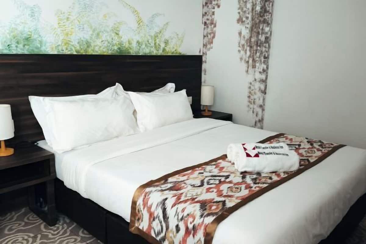 Select Comfort beds, in-room safe, desk, laptop workspace