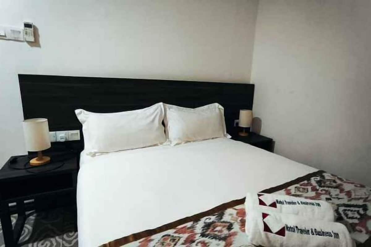 Select Comfort beds, in-room safe, desk, laptop workspace