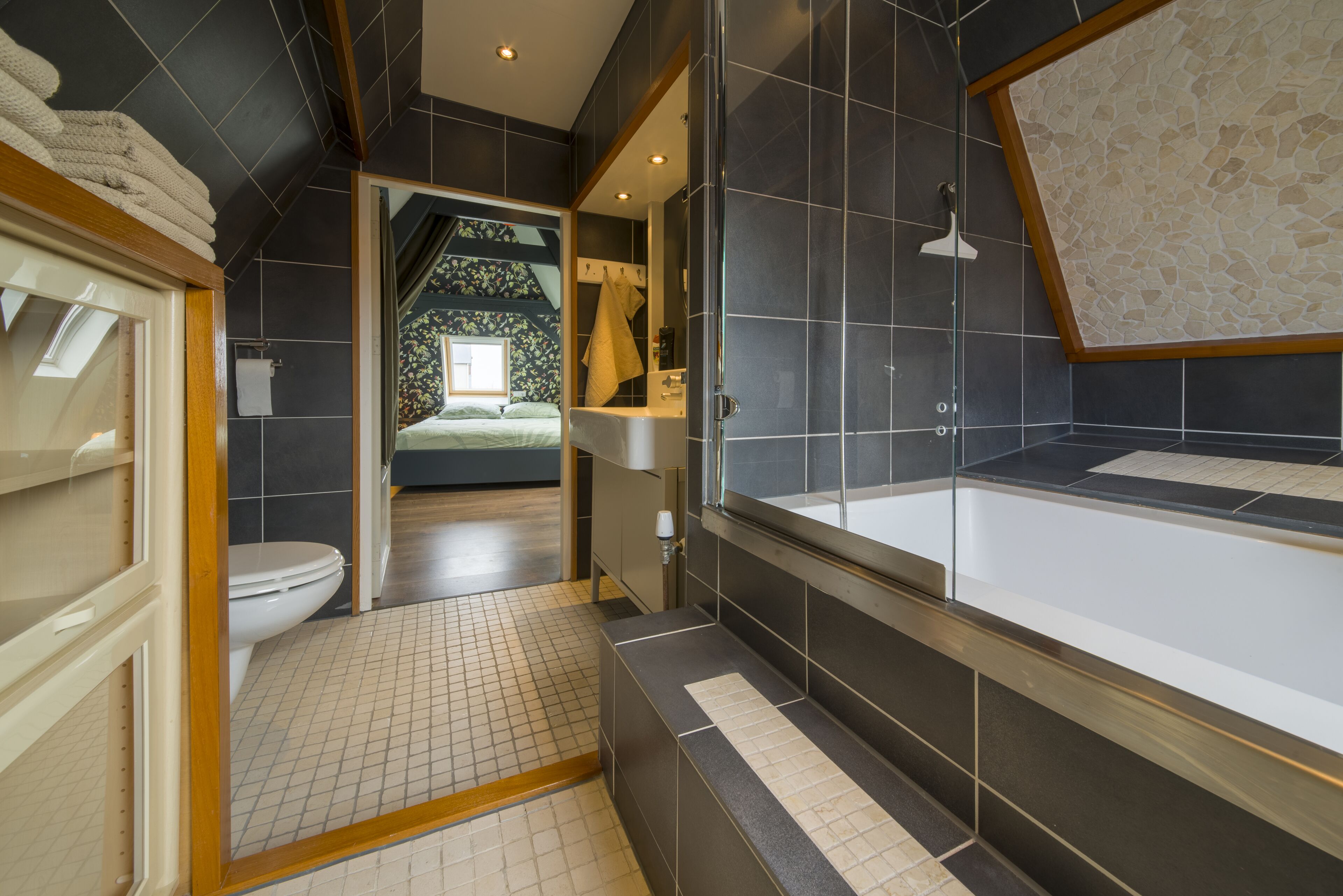 Combined shower/tub, hair dryer, towels, soap