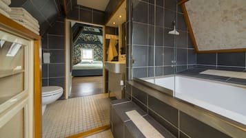 Combined shower/tub, hair dryer, towels, soap
