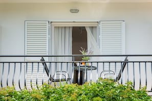 Habitació doble estàndard, vistes al jardí | Balcó