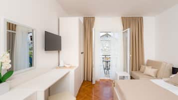 Comfort-Suite, Stadtblick | Hochwertige Bettwaren, Zimmersafe, individuell dekoriert