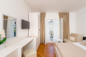 Suíte conforto, vista para a cidade | Roupas de cama premium, cofres nos quartos, individualmente decorados