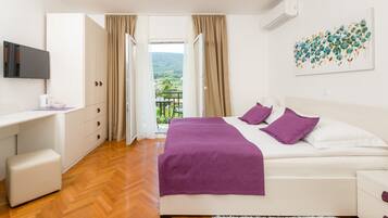 Standard Double Room, Garden View | Premium bedding, in-room safe, individually decorated