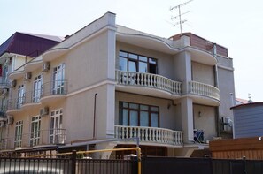 Front of property - Guest house Havana (Sirius)