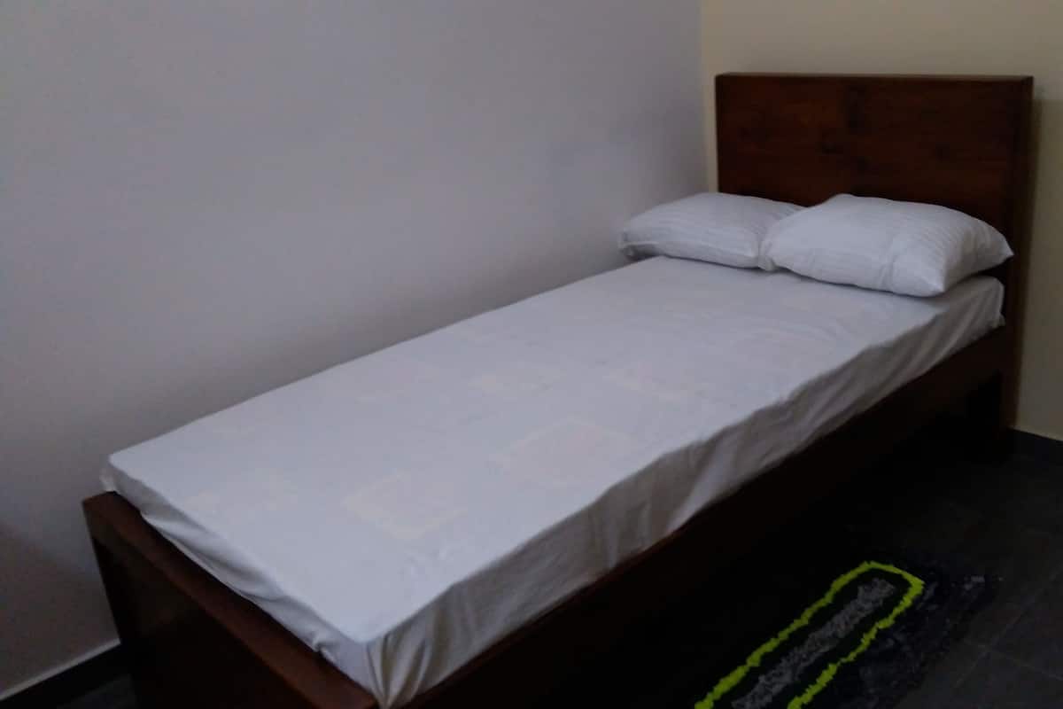 Habitación estándar con 2 camas individuales | Sábanas italianas Frette y ropa de cama de alta calidad