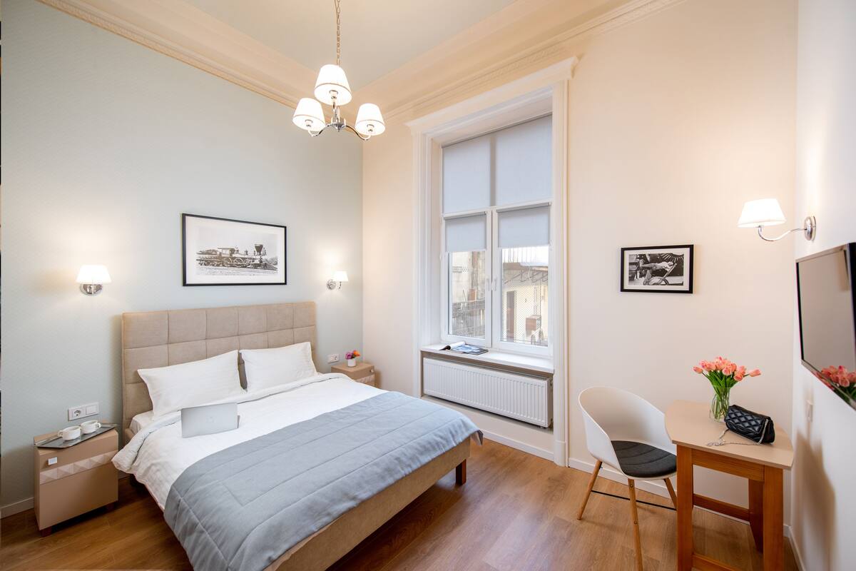 1 bedroom, premium bedding, blackout curtains, soundproofing