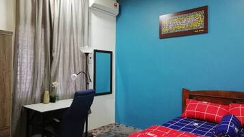 2 bedrooms, iron/ironing board, WiFi