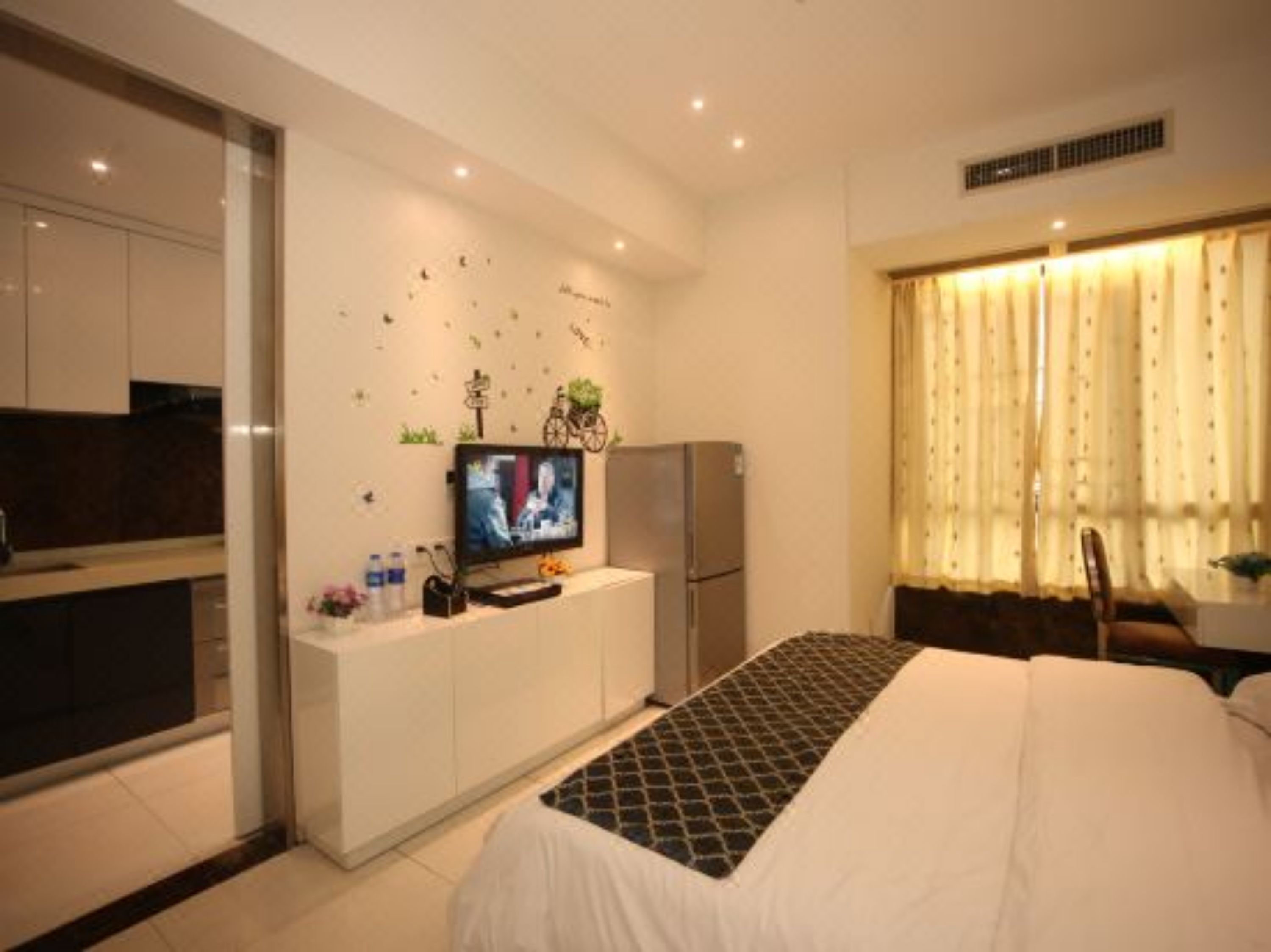 Deluxe-Doppelzimmer | Schreibtisch, Verdunkelungsvorhänge, kostenloses WLAN