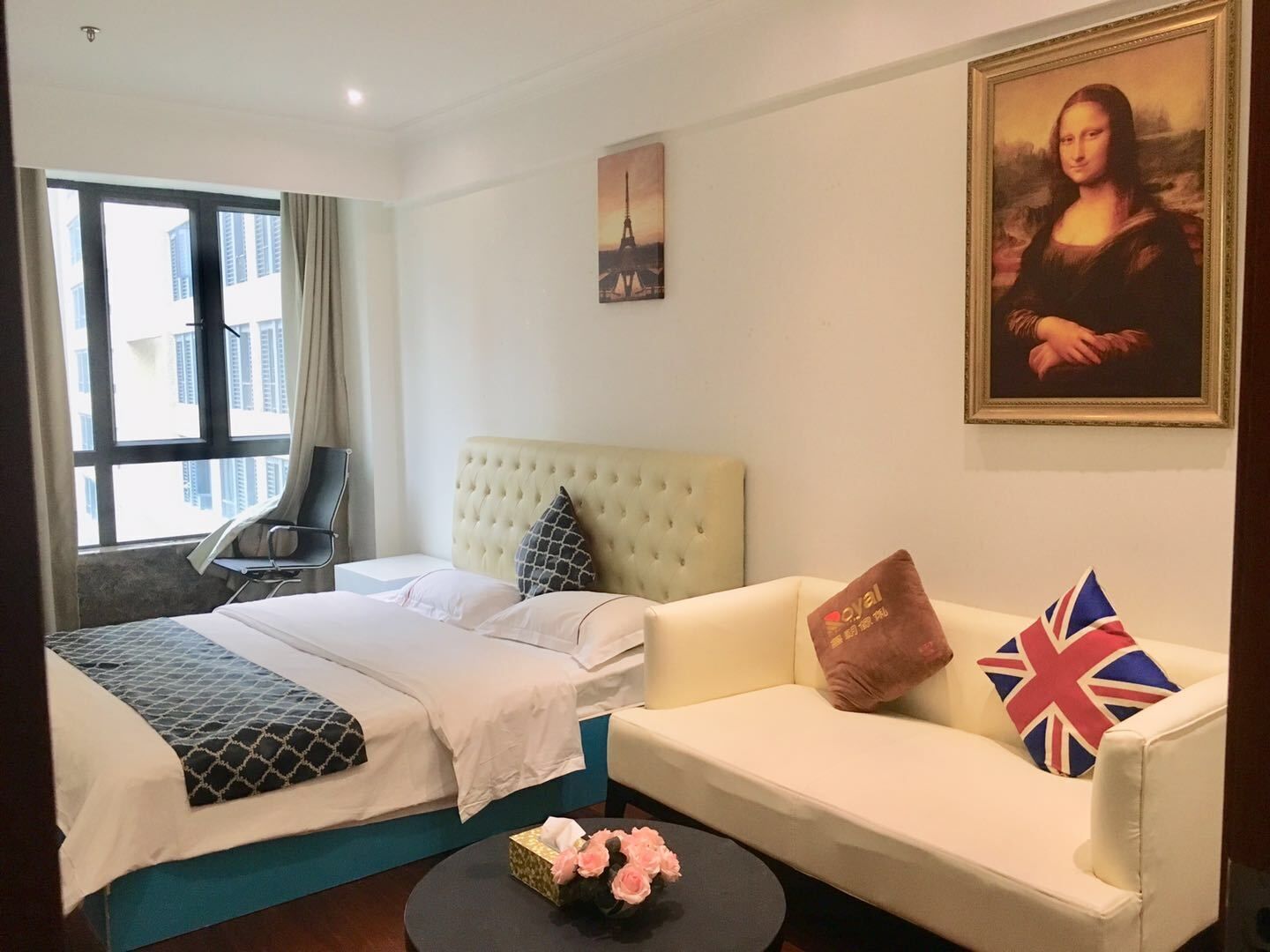 Deluxe-Doppelzimmer | Schreibtisch, Verdunkelungsvorhänge, kostenloses WLAN