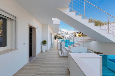 Absolute Suite Apartments